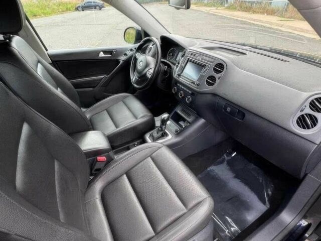 Черный Фольксваген Тигуан, объемом двигателя 2 л и пробегом 78 тыс. км за 3400 $, фото 10 на Automoto.ua