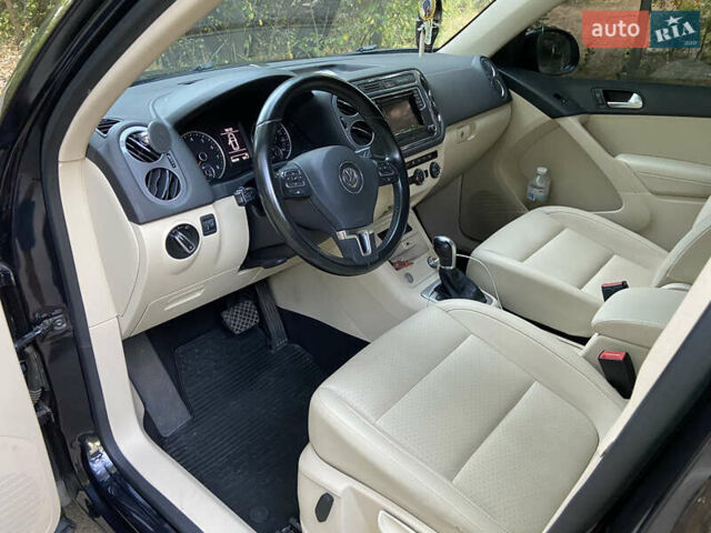Черный Фольксваген Тигуан, объемом двигателя 1.98 л и пробегом 99 тыс. км за 16000 $, фото 4 на Automoto.ua