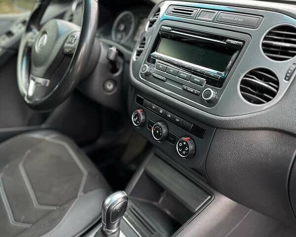 Черный Фольксваген Тигуан, объемом двигателя 1.98 л и пробегом 180 тыс. км за 12800 $, фото 7 на Automoto.ua