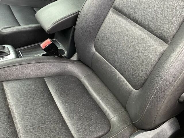 Черный Фольксваген Тигуан, объемом двигателя 2 л и пробегом 178 тыс. км за 12500 $, фото 9 на Automoto.ua