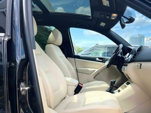 Черный Фольксваген Тигуан, объемом двигателя 2 л и пробегом 79 тыс. км за 2300 $, фото 10 на Automoto.ua