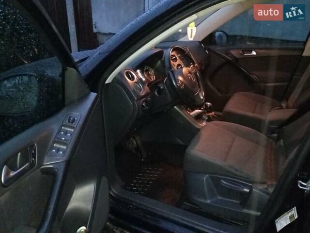 Чорний Фольксваген Тігуан, об'ємом двигуна 1.98 л та пробігом 248 тис. км за 12500 $, фото 8 на Automoto.ua