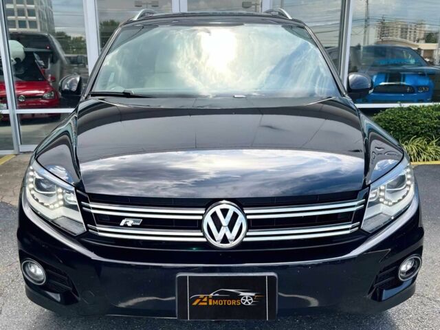 Черный Фольксваген Тигуан, объемом двигателя 2 л и пробегом 79 тыс. км за 2300 $, фото 1 на Automoto.ua