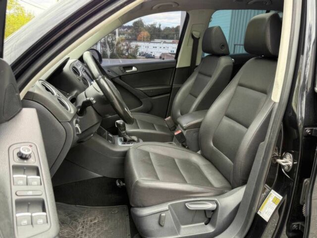 Черный Фольксваген Тигуан, объемом двигателя 2 л и пробегом 80 тыс. км за 9400 $, фото 6 на Automoto.ua