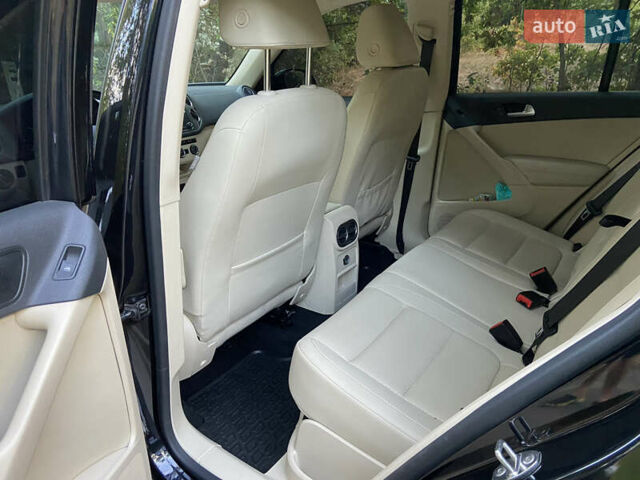 Черный Фольксваген Тигуан, объемом двигателя 1.98 л и пробегом 99 тыс. км за 16000 $, фото 3 на Automoto.ua