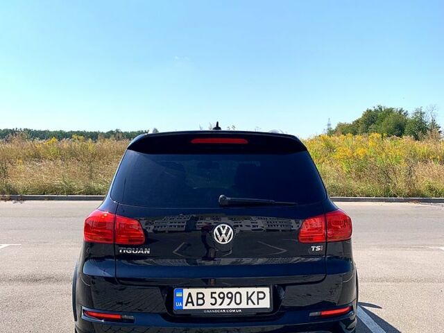 Черный Фольксваген Тигуан, объемом двигателя 2 л и пробегом 230 тыс. км за 12000 $, фото 2 на Automoto.ua