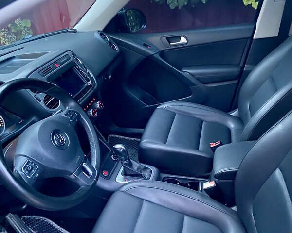 Черный Фольксваген Тигуан, объемом двигателя 1.98 л и пробегом 155 тыс. км за 12800 $, фото 6 на Automoto.ua