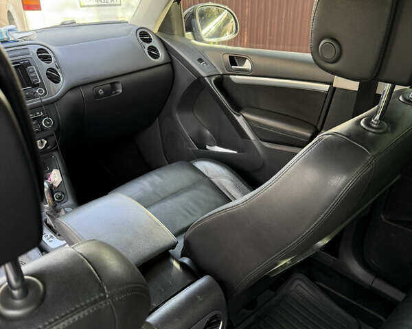 Черный Фольксваген Тигуан, объемом двигателя 2 л и пробегом 166 тыс. км за 16400 $, фото 11 на Automoto.ua