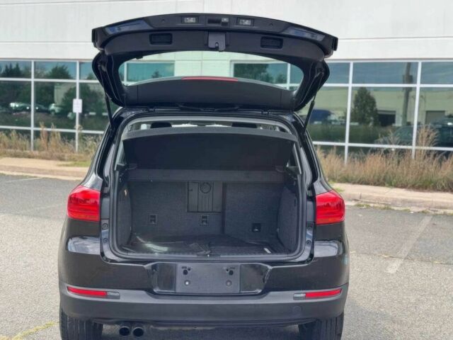 Черный Фольксваген Тигуан, объемом двигателя 2 л и пробегом 78 тыс. км за 3400 $, фото 15 на Automoto.ua