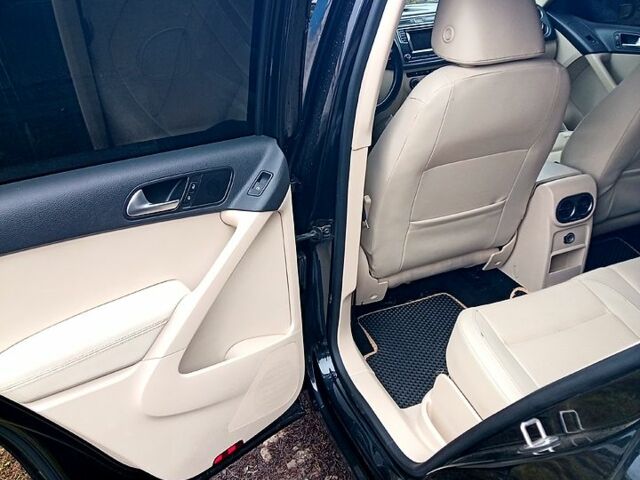 Чорний Фольксваген Тігуан, об'ємом двигуна 2 л та пробігом 145 тис. км за 11500 $, фото 10 на Automoto.ua