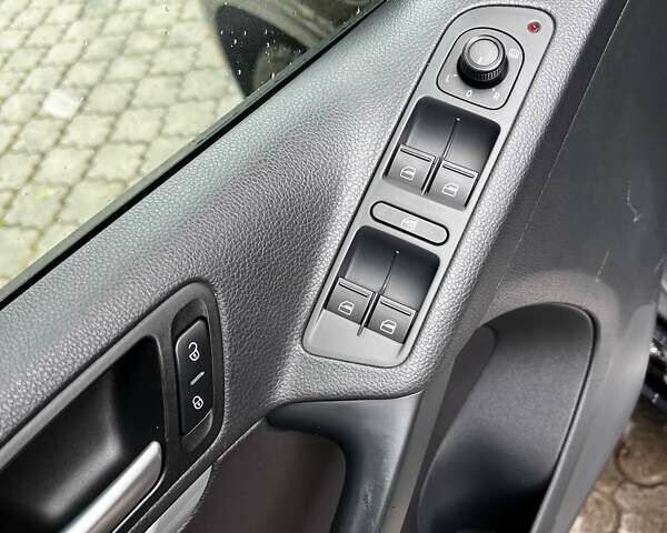 Чорний Фольксваген Тігуан, об'ємом двигуна 1.98 л та пробігом 174 тис. км за 12750 $, фото 81 на Automoto.ua