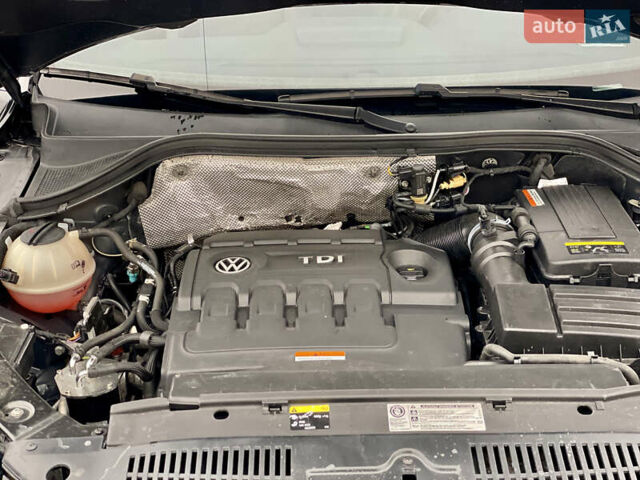 Чорний Фольксваген Тігуан, об'ємом двигуна 2 л та пробігом 223 тис. км за 16950 $, фото 56 на Automoto.ua