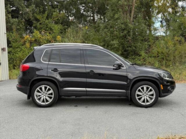 Черный Фольксваген Тигуан, объемом двигателя 2 л и пробегом 72 тыс. км за 5900 $, фото 3 на Automoto.ua