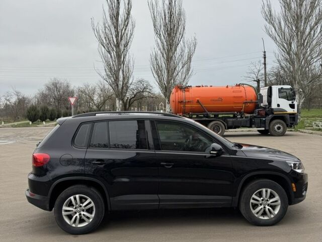 Черный Фольксваген Тигуан, объемом двигателя 2 л и пробегом 175 тыс. км за 13500 $, фото 6 на Automoto.ua