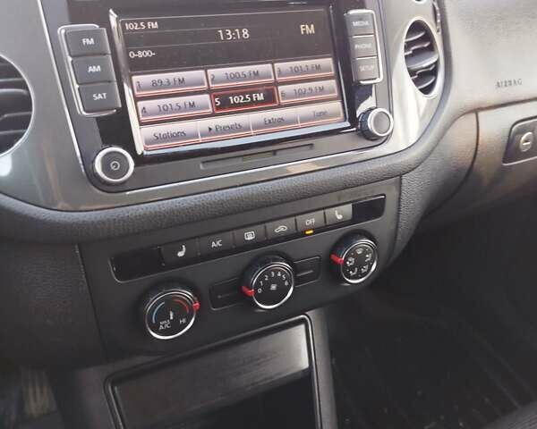 Черный Фольксваген Тигуан, объемом двигателя 1.98 л и пробегом 190 тыс. км за 12700 $, фото 6 на Automoto.ua