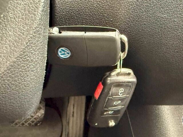 Черный Фольксваген Тигуан, объемом двигателя 2 л и пробегом 153 тыс. км за 10940 $, фото 19 на Automoto.ua