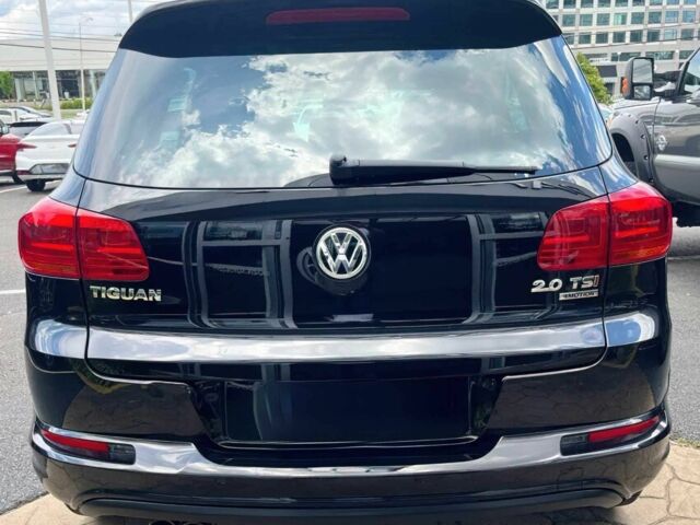 Черный Фольксваген Тигуан, объемом двигателя 2 л и пробегом 79 тыс. км за 2300 $, фото 4 на Automoto.ua