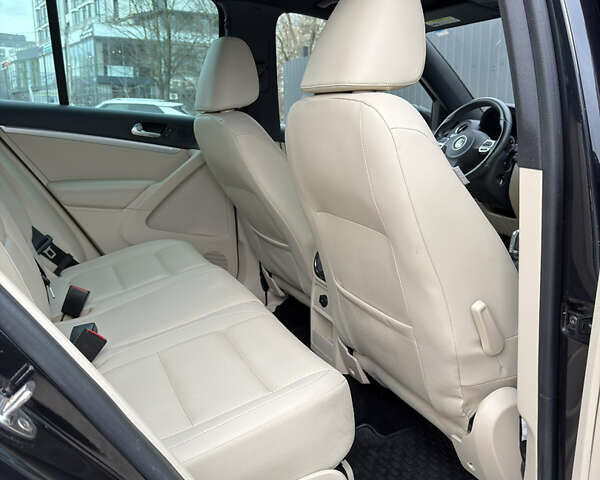 Чорний Фольксваген Тігуан, об'ємом двигуна 1.98 л та пробігом 146 тис. км за 12800 $, фото 19 на Automoto.ua