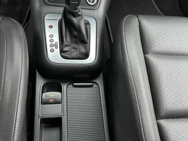 Черный Фольксваген Тигуан, объемом двигателя 0 л и пробегом 173 тыс. км за 12900 $, фото 5 на Automoto.ua