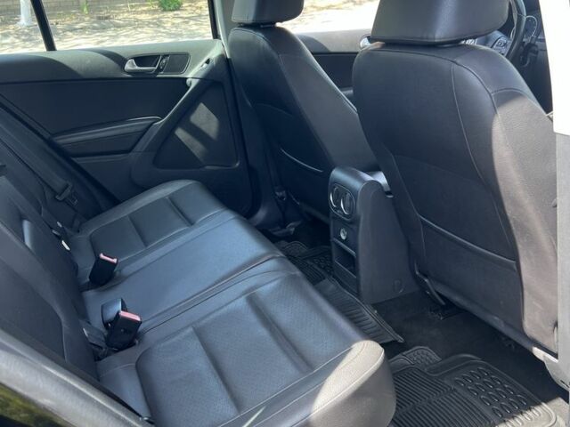 Черный Фольксваген Тигуан, объемом двигателя 2 л и пробегом 258 тыс. км за 13300 $, фото 13 на Automoto.ua