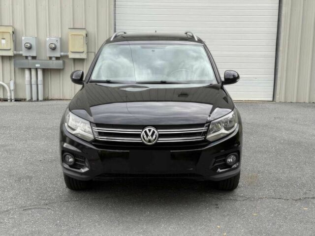 Черный Фольксваген Тигуан, объемом двигателя 2 л и пробегом 72 тыс. км за 5900 $, фото 1 на Automoto.ua