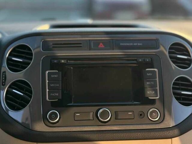 Черный Фольксваген Тигуан, объемом двигателя 2 л и пробегом 151 тыс. км за 9500 $, фото 7 на Automoto.ua