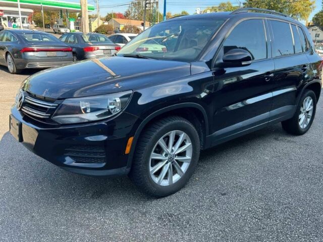 Чорний Фольксваген Тігуан, об'ємом двигуна 2 л та пробігом 74 тис. км за 4800 $, фото 2 на Automoto.ua