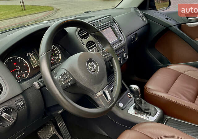 Чорний Фольксваген Тігуан, об'ємом двигуна 2 л та пробігом 223 тис. км за 16950 $, фото 44 на Automoto.ua