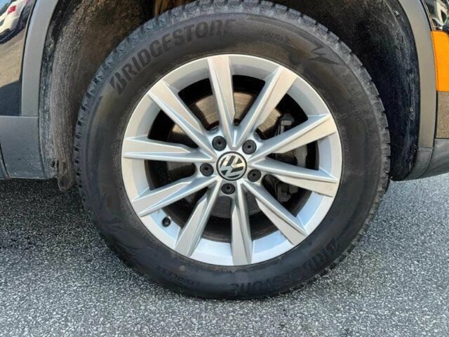 Чорний Фольксваген Тігуан, об'ємом двигуна 2 л та пробігом 74 тис. км за 4800 $, фото 13 на Automoto.ua