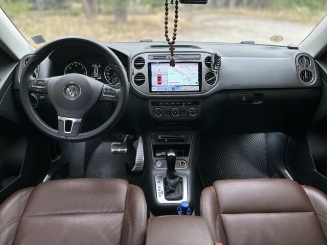 Чорний Фольксваген Тігуан, об'ємом двигуна 2 л та пробігом 97 тис. км за 20500 $, фото 3 на Automoto.ua