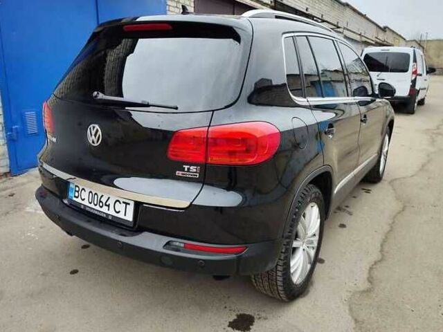 Черный Фольксваген Тигуан, объемом двигателя 2 л и пробегом 122 тыс. км за 9000 $, фото 1 на Automoto.ua