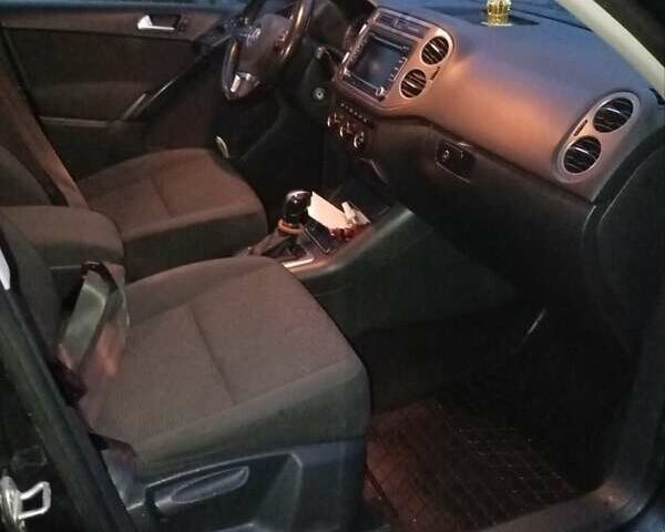 Чорний Фольксваген Тігуан, об'ємом двигуна 1.98 л та пробігом 248 тис. км за 12500 $, фото 12 на Automoto.ua