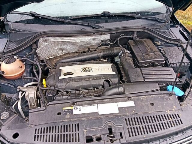 Чорний Фольксваген Тігуан, об'ємом двигуна 2 л та пробігом 145 тис. км за 11500 $, фото 9 на Automoto.ua