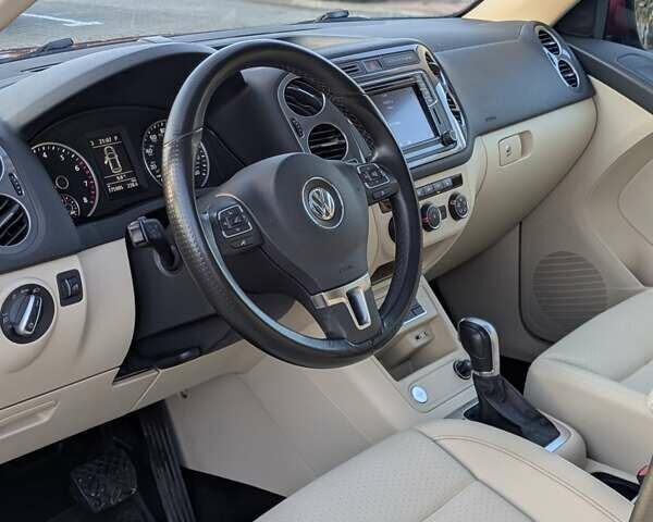 Черный Фольксваген Тигуан, объемом двигателя 1.98 л и пробегом 175 тыс. км за 13700 $, фото 12 на Automoto.ua