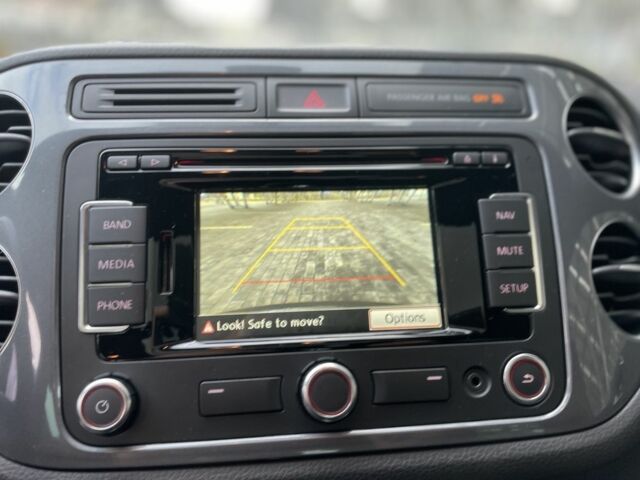 Чорний Фольксваген Тігуан, об'ємом двигуна 2 л та пробігом 166 тис. км за 13500 $, фото 10 на Automoto.ua