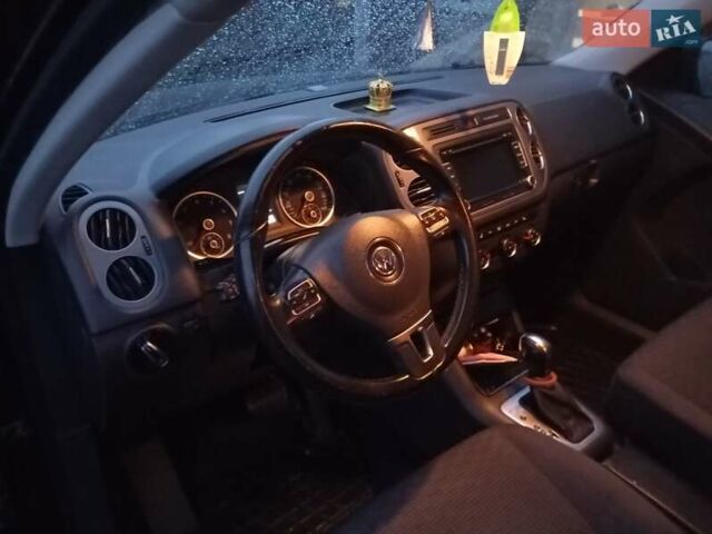 Чорний Фольксваген Тігуан, об'ємом двигуна 1.98 л та пробігом 248 тис. км за 12500 $, фото 13 на Automoto.ua