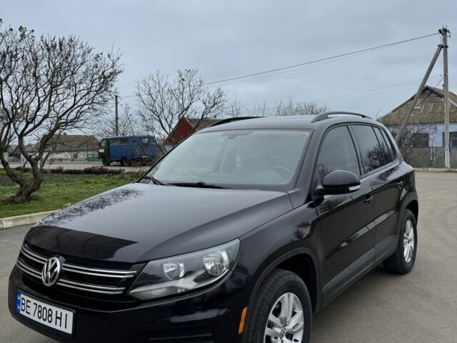 Черный Фольксваген Тигуан, объемом двигателя 2 л и пробегом 175 тыс. км за 13500 $, фото 1 на Automoto.ua