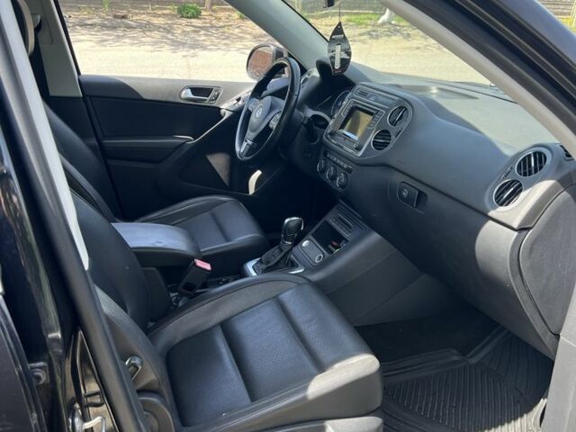 Черный Фольксваген Тигуан, объемом двигателя 2 л и пробегом 258 тыс. км за 13300 $, фото 10 на Automoto.ua