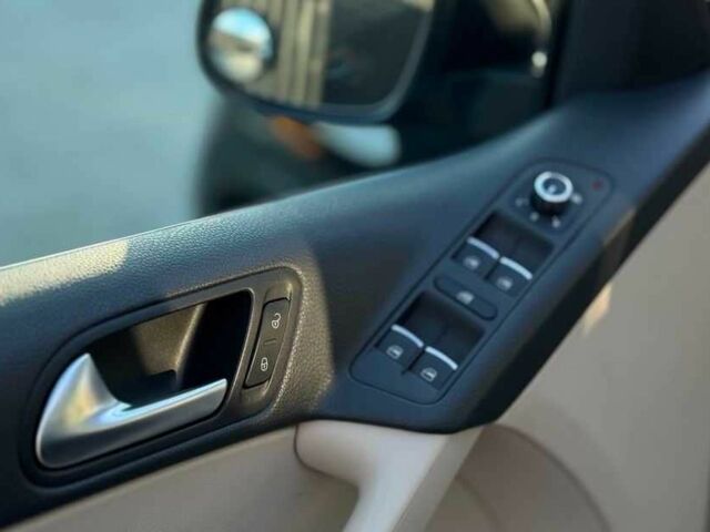 Черный Фольксваген Тигуан, объемом двигателя 2 л и пробегом 151 тыс. км за 9500 $, фото 5 на Automoto.ua