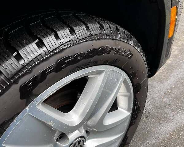 Чорний Фольксваген Тігуан, об'ємом двигуна 1.98 л та пробігом 174 тис. км за 12750 $, фото 92 на Automoto.ua