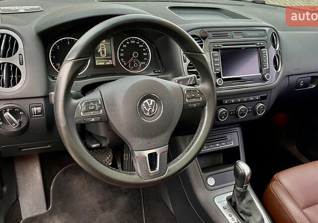 Чорний Фольксваген Тігуан, об'ємом двигуна 2 л та пробігом 223 тис. км за 16950 $, фото 35 на Automoto.ua