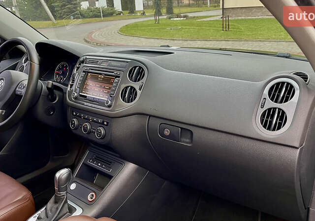 Чорний Фольксваген Тігуан, об'ємом двигуна 2 л та пробігом 223 тис. км за 16950 $, фото 46 на Automoto.ua