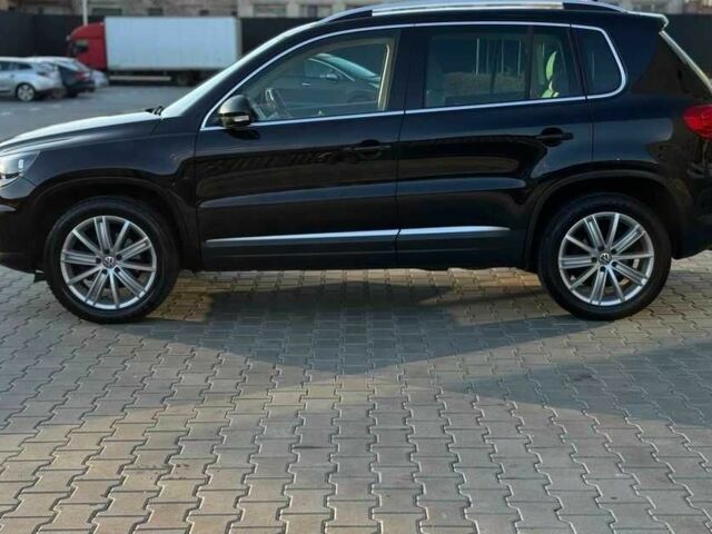 Черный Фольксваген Тигуан, объемом двигателя 2 л и пробегом 151 тыс. км за 9500 $, фото 3 на Automoto.ua