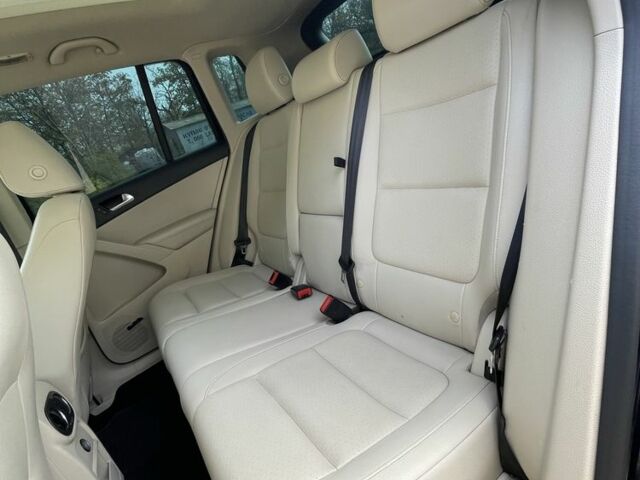 Черный Фольксваген Тигуан, объемом двигателя 2 л и пробегом 179 тыс. км за 12900 $, фото 7 на Automoto.ua