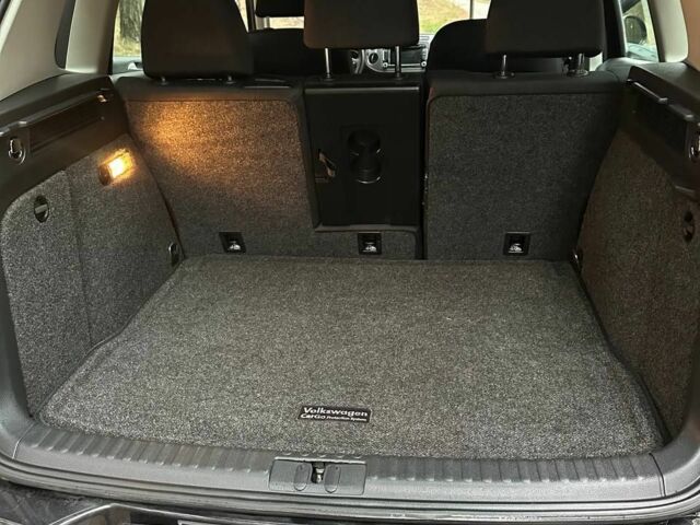 Черный Фольксваген Тигуан, объемом двигателя 2 л и пробегом 240 тыс. км за 12200 $, фото 10 на Automoto.ua