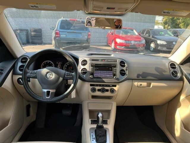 Чорний Фольксваген Тігуан, об'ємом двигуна 2 л та пробігом 74 тис. км за 4800 $, фото 7 на Automoto.ua