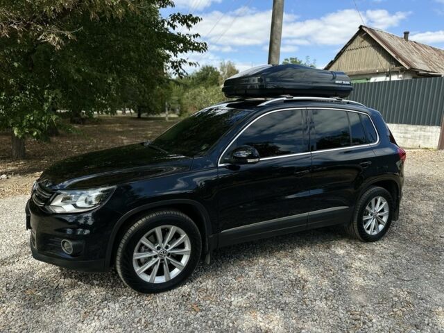 Чорний Фольксваген Тігуан, об'ємом двигуна 2 л та пробігом 97 тис. км за 20500 $, фото 6 на Automoto.ua