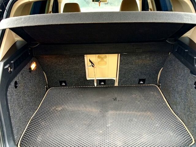 Чорний Фольксваген Тігуан, об'ємом двигуна 2 л та пробігом 145 тис. км за 11500 $, фото 5 на Automoto.ua