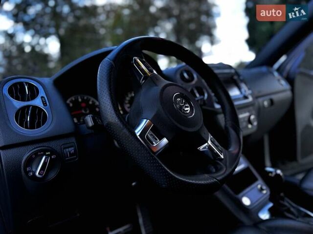 Черный Фольксваген Тигуан, объемом двигателя 2 л и пробегом 139 тыс. км за 17900 $, фото 39 на Automoto.ua