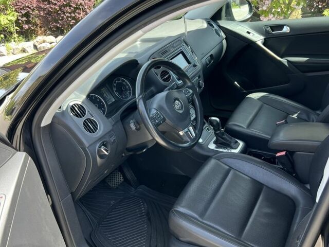 Черный Фольксваген Тигуан, объемом двигателя 2 л и пробегом 258 тыс. км за 13300 $, фото 9 на Automoto.ua